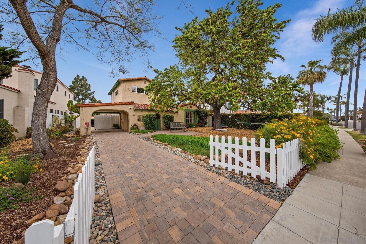 Foto principal - 4218 Middlesex Dr