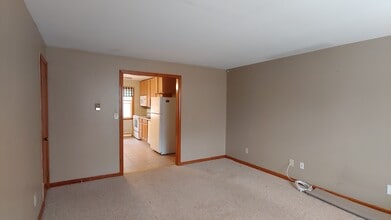 Building Photo - 56 Wakelee Ave