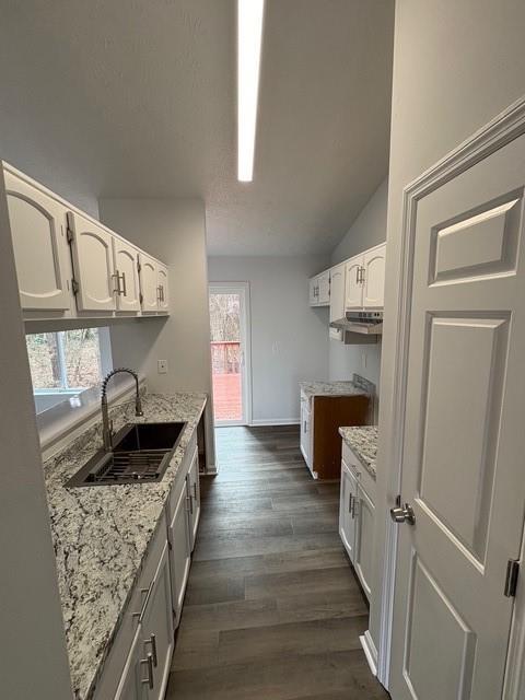 Foto del edificio - 728 Fox Valley Dr