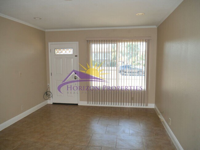 Foto del edificio - 5566-5568 Hillsdale Blvd