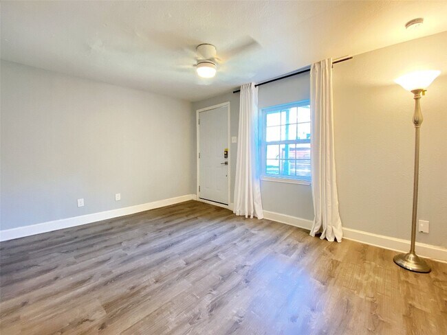 Foto del edificio - 903 Prospect Ave