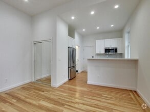 Building Photo - 8 Jansen St