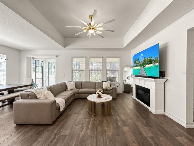 Building Photo - 18334 Serene Lk Lp
