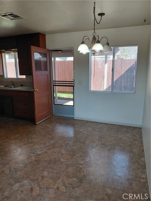 Foto del edificio - 12465 Vista