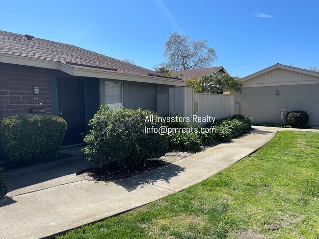 Building Photo - 475 Los Arbolitos Blvd