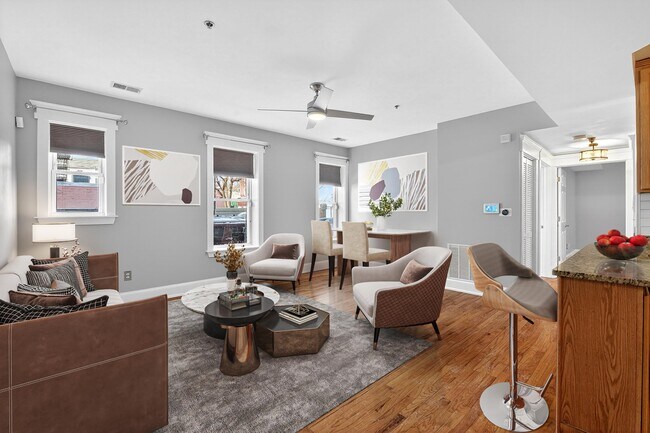 Foto del edificio - 608 Bramhall Ave