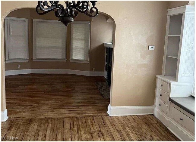 Building Photo - 3594 E 153rd St