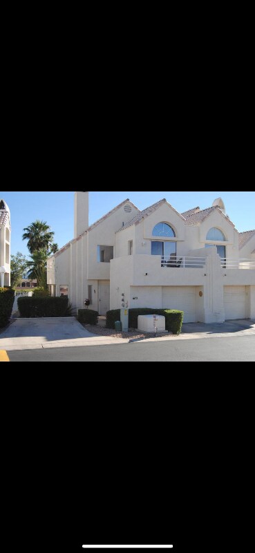 Primary Photo - 420 Acoma Blvd S