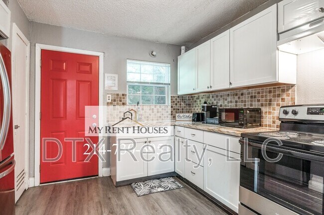 Photo - 131 NE 22nd St Apartment