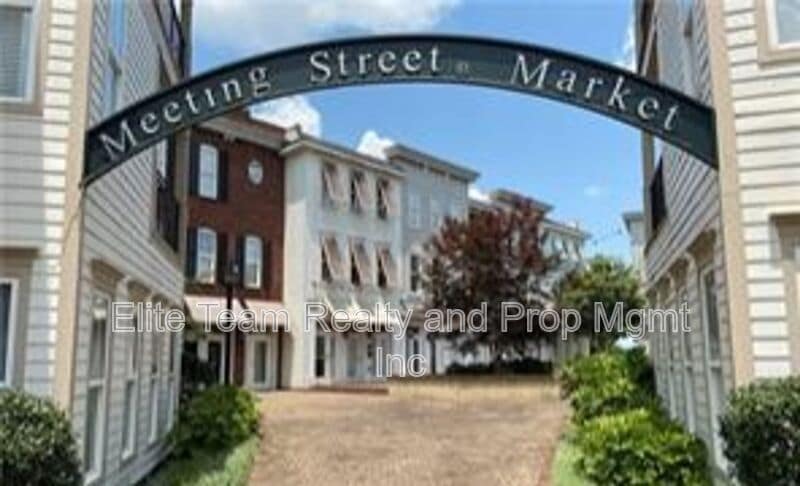 Building Photo - 2060 Ayrsley Town Blvd
