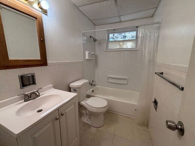 Foto del edificio - 529 Brown Cir Dr