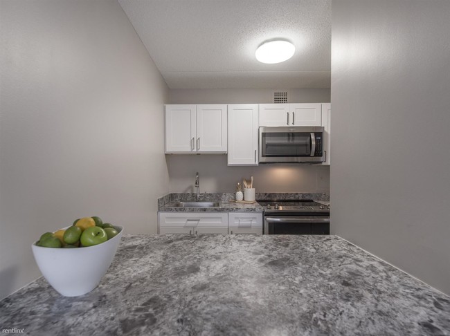 Building Photo - 1 br, 1 bath Apartment - 99 Kent St Apt 310C