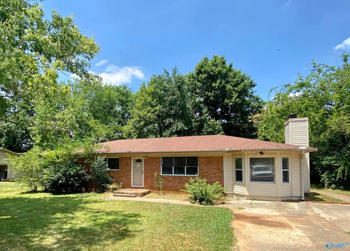 6411 Sheri Dr NW, Huntsville, AL 35806 House for Rent in Huntsville