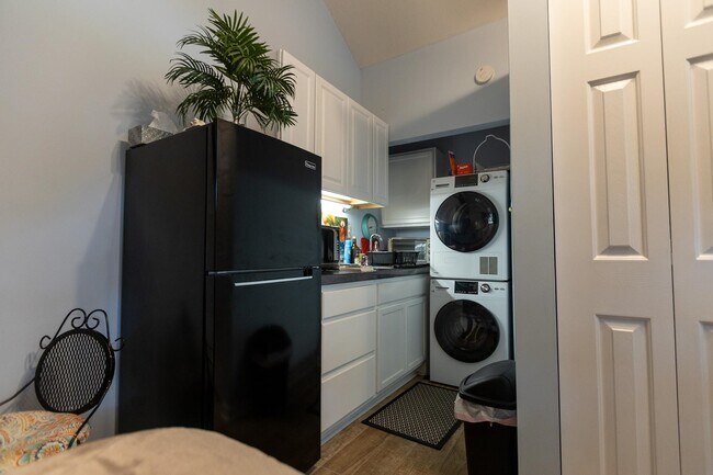 Foto del edificio - 3670 Farmington Pl