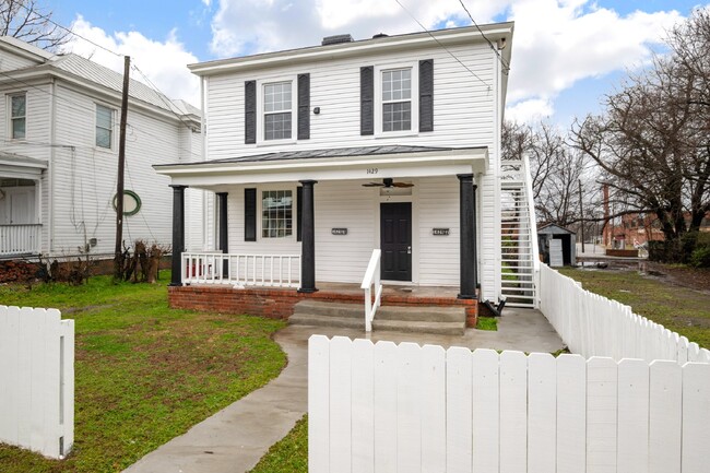 Building Photo - Charming 3-Bedroom Rental Property in Pete...