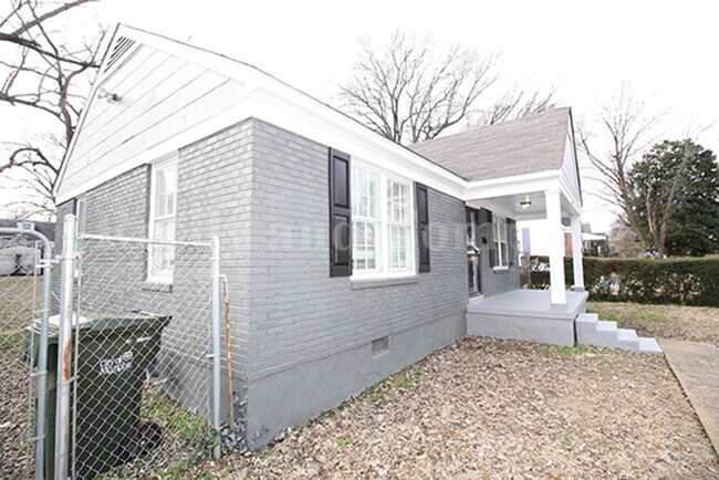 Foto del edificio - 2977 N Radford Rd