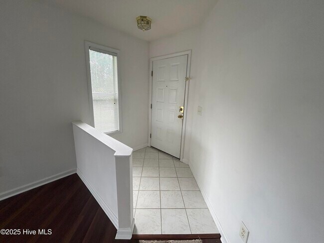 Foto del edificio - 4140 Breezewood Dr