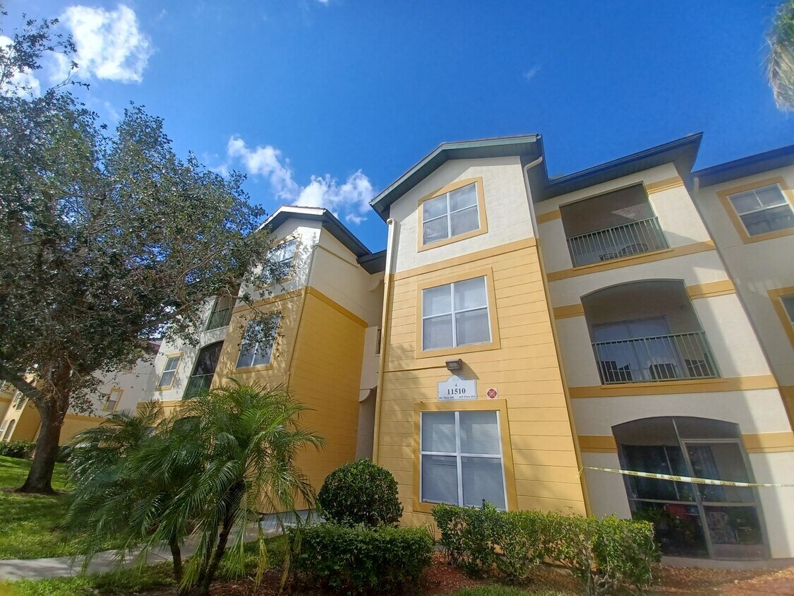 Primary Photo - Beautiful Condo - $200 off first month