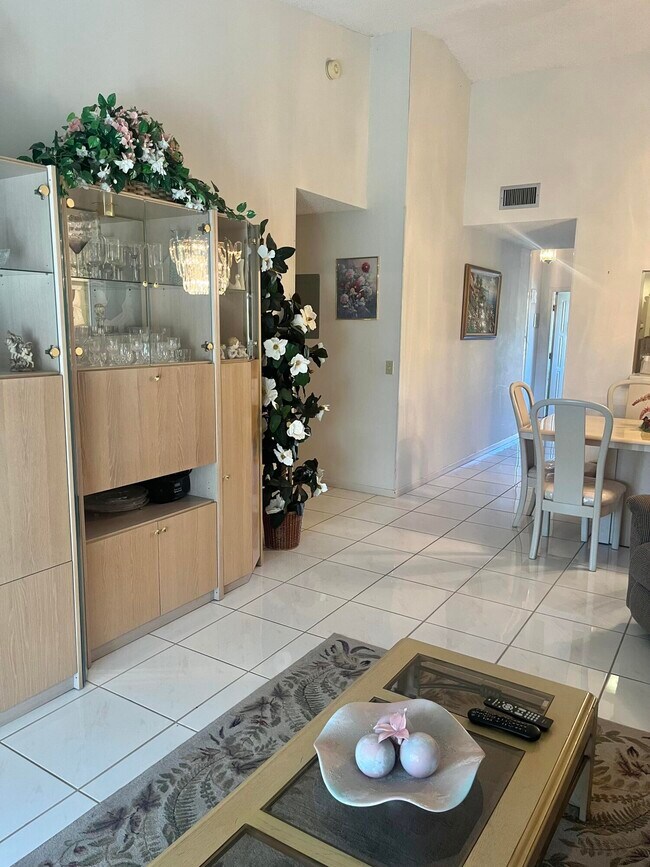 Foto del edificio - 7831 Willow Spring Dr