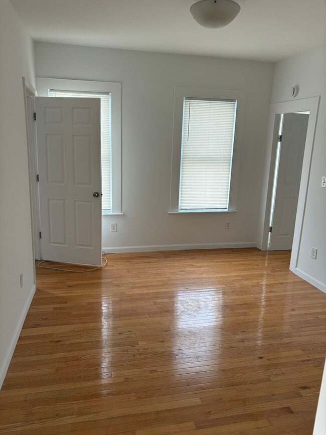 Building Photo - 27 Lansing St