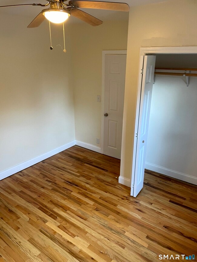 Building Photo - 39 Elm St