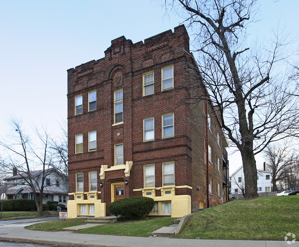 Building Photo - 1933 Lee Rd