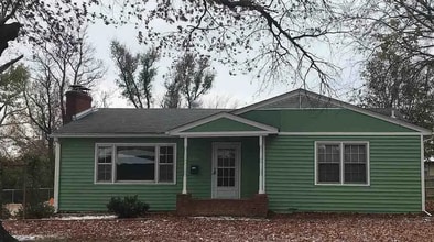 Building Photo - 3520 SW Brendan Ave