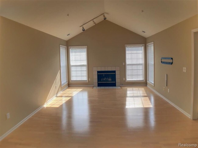 Building Photo - 28557 Carlton Way Dr