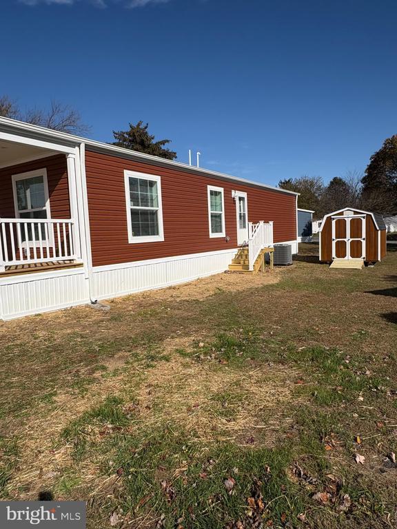 Building Photo - 6 Greenwood Cir