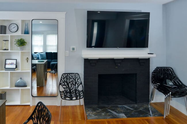 Building Photo - 53 Montvale Ave