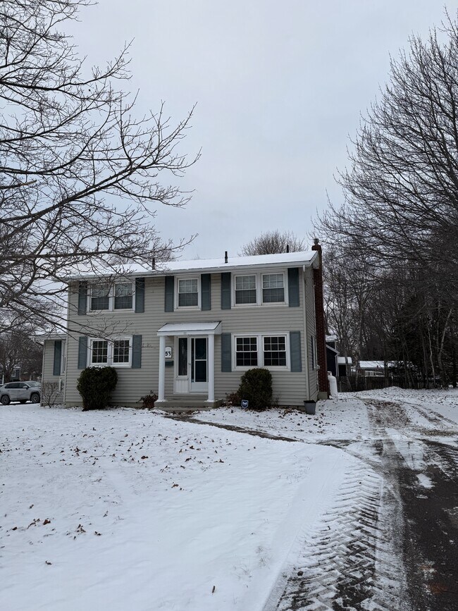 Building Photo - 53 Maple Ave
