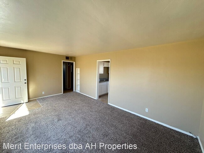 Foto del edificio - 2 br, 1 bath House - 3615 E YALE ST