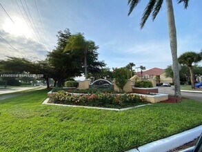 Building Photo - 7630 Westwood Dr