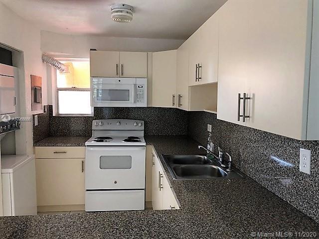 Building Photo - 1810 W 56th St
