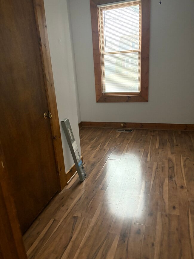 Bedroom - 18321 Morris Ave