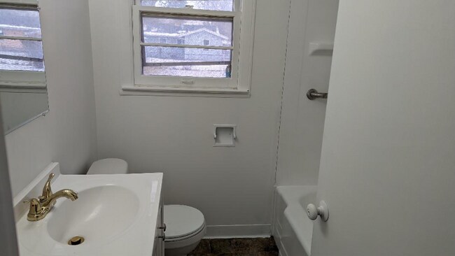 Building Photo - 1804 Zauel St