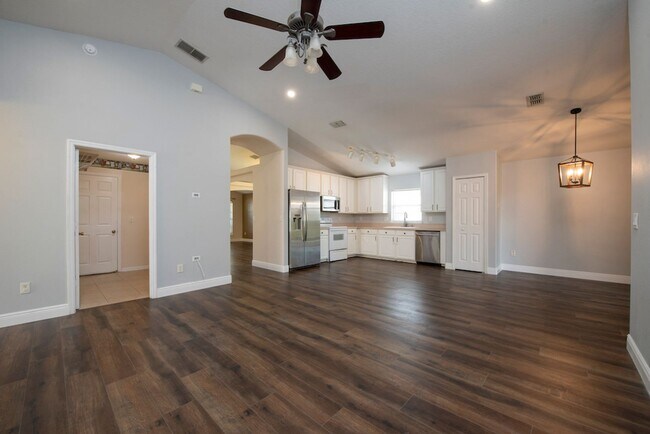 Building Photo - Nice, Updated 3/2 House with Garage in Wav...
