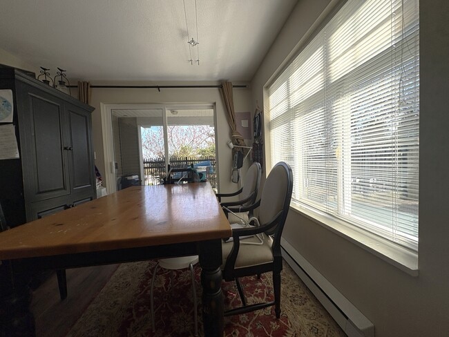 Building Photo - 1432-1432 Parkway Blvd