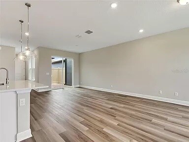Foto del edificio - 7321 Alpine Butterfly Ln