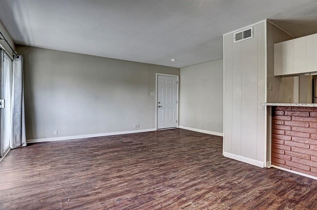 Foto del edificio - 513 S Post Oak Ln