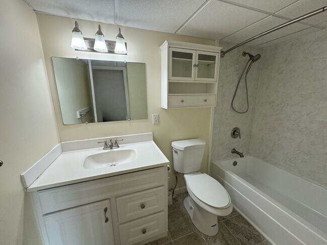 Foto del edificio - 1243 Beacon St
