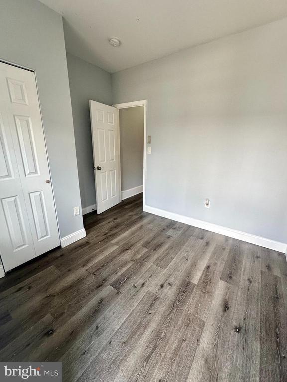 Building Photo - 324 S 56th St