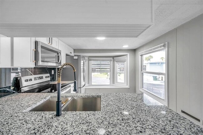 Building Photo - 4851 W Gandy Blvd