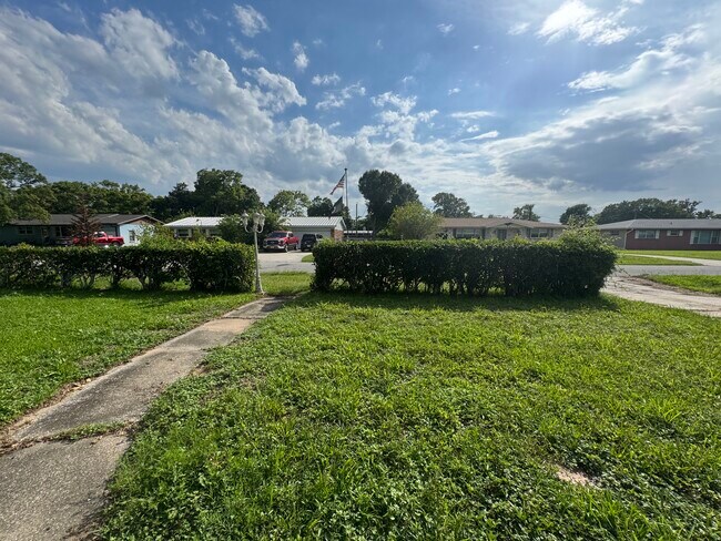 Building Photo - 357 Dubs Dr