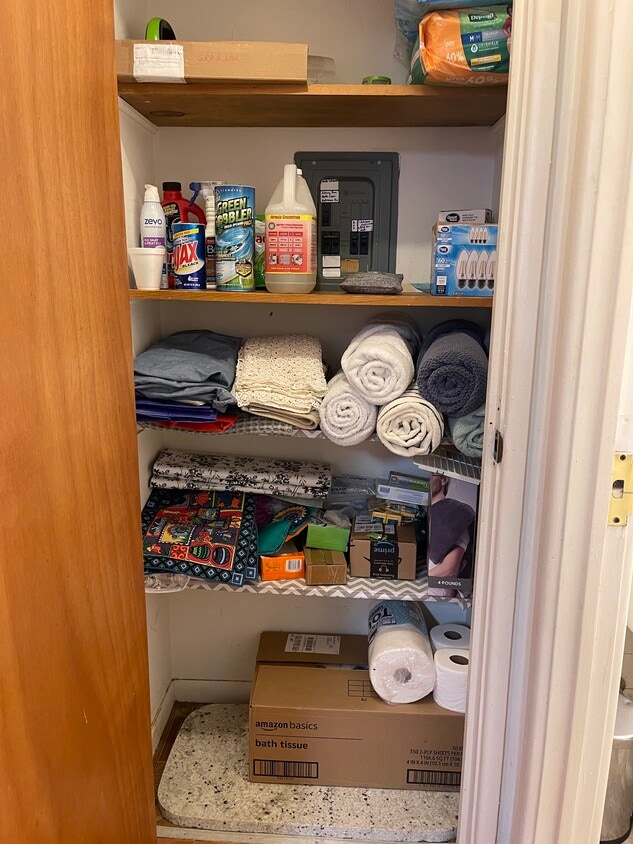 Bathroom closet - 4939 S Dorchester Ave
