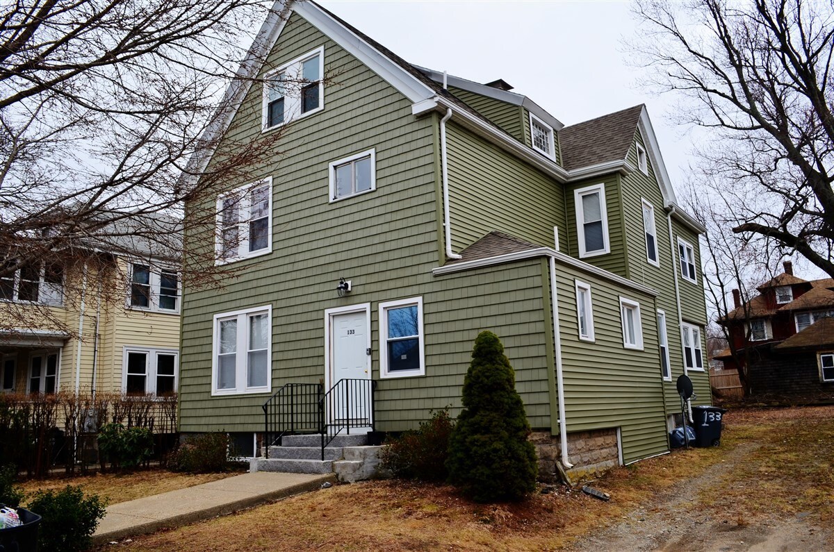 EXT - 133 Marlboro St