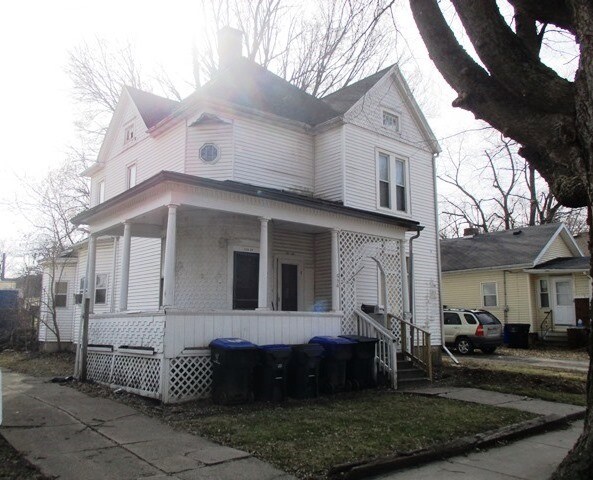 Primary Photo - 534 W Grove St