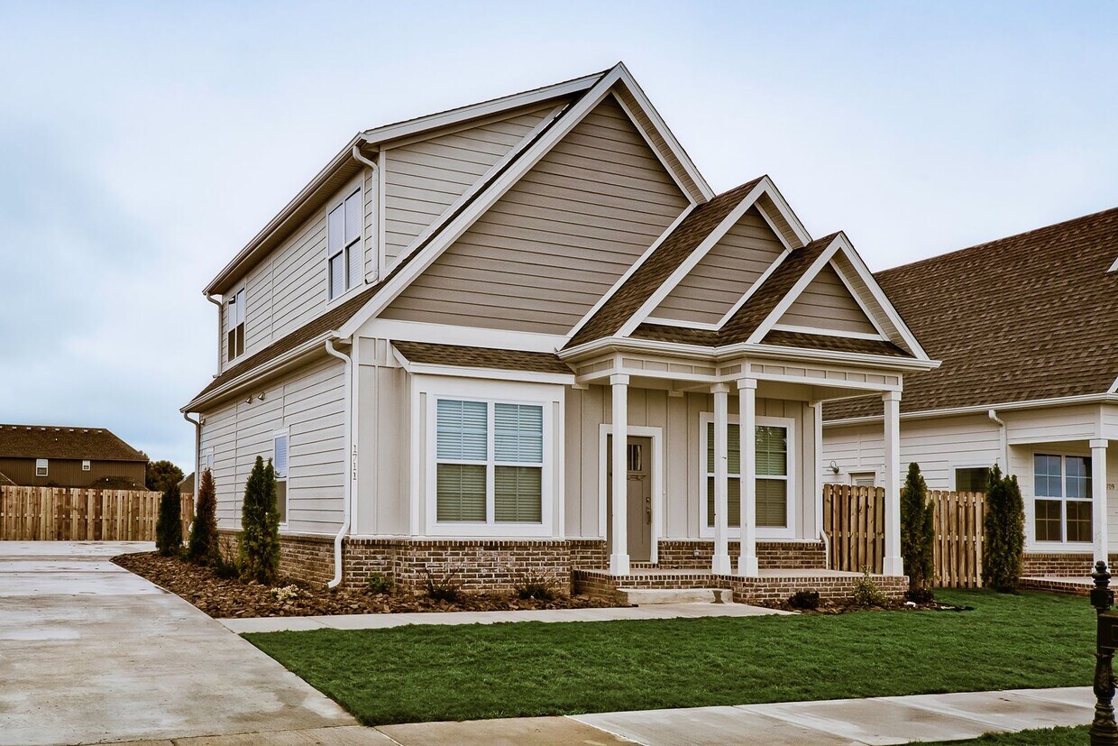 Foto principal - For Lease - Rogers, AR - Single Family Hom...