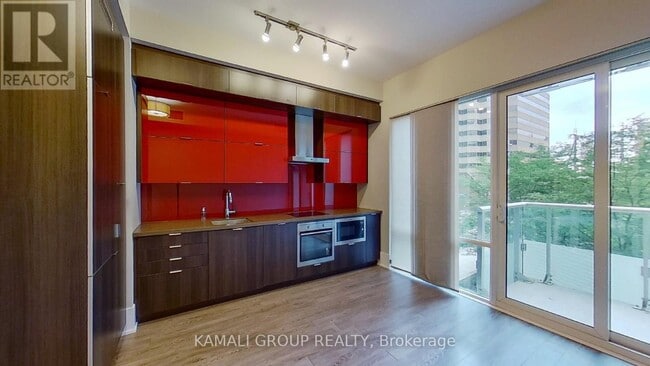 Building Photo - 20 John St