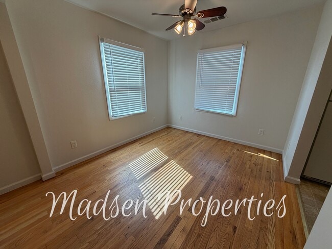 Building Photo - 1618 Sunset Ave